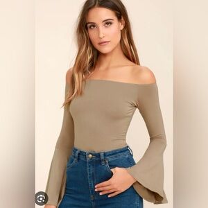 NEW Lulu’s Off the Shoulder Bell Sleeves top